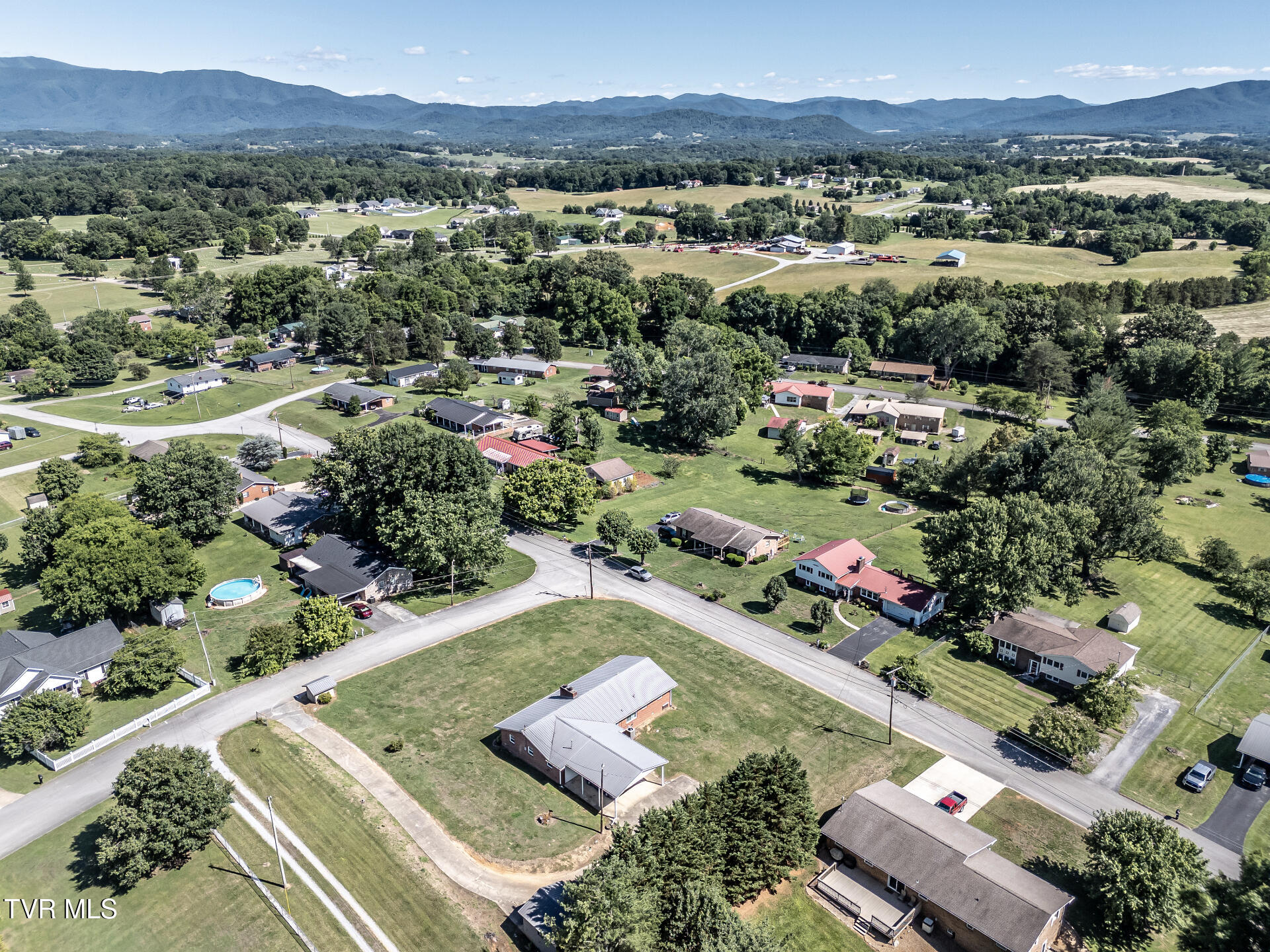 970 Sioux Trail Greeneville, TN 37743 - Photo 12 of 66 970SiouxTrailG_048