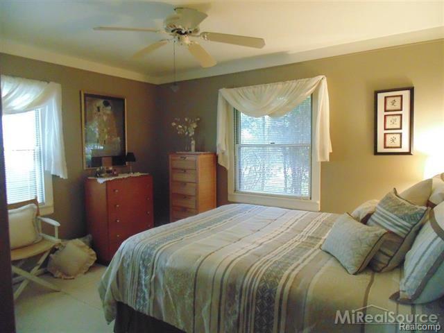 84 Riverside Drive Mount Clemens, MI 48043 - Photo 14 of 30 14.jpg