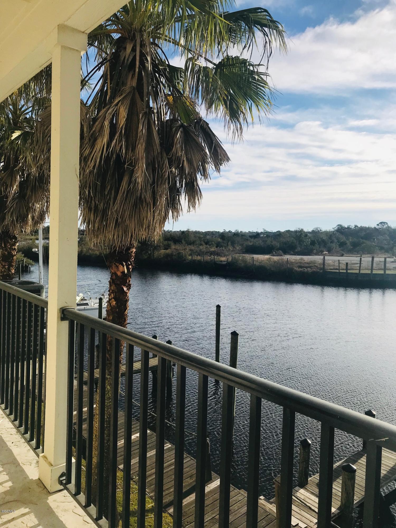 1400 Mill Road, Unit 37 Gulfport, MS 39507 - Photo 3 of 18 1400 mill balcony.