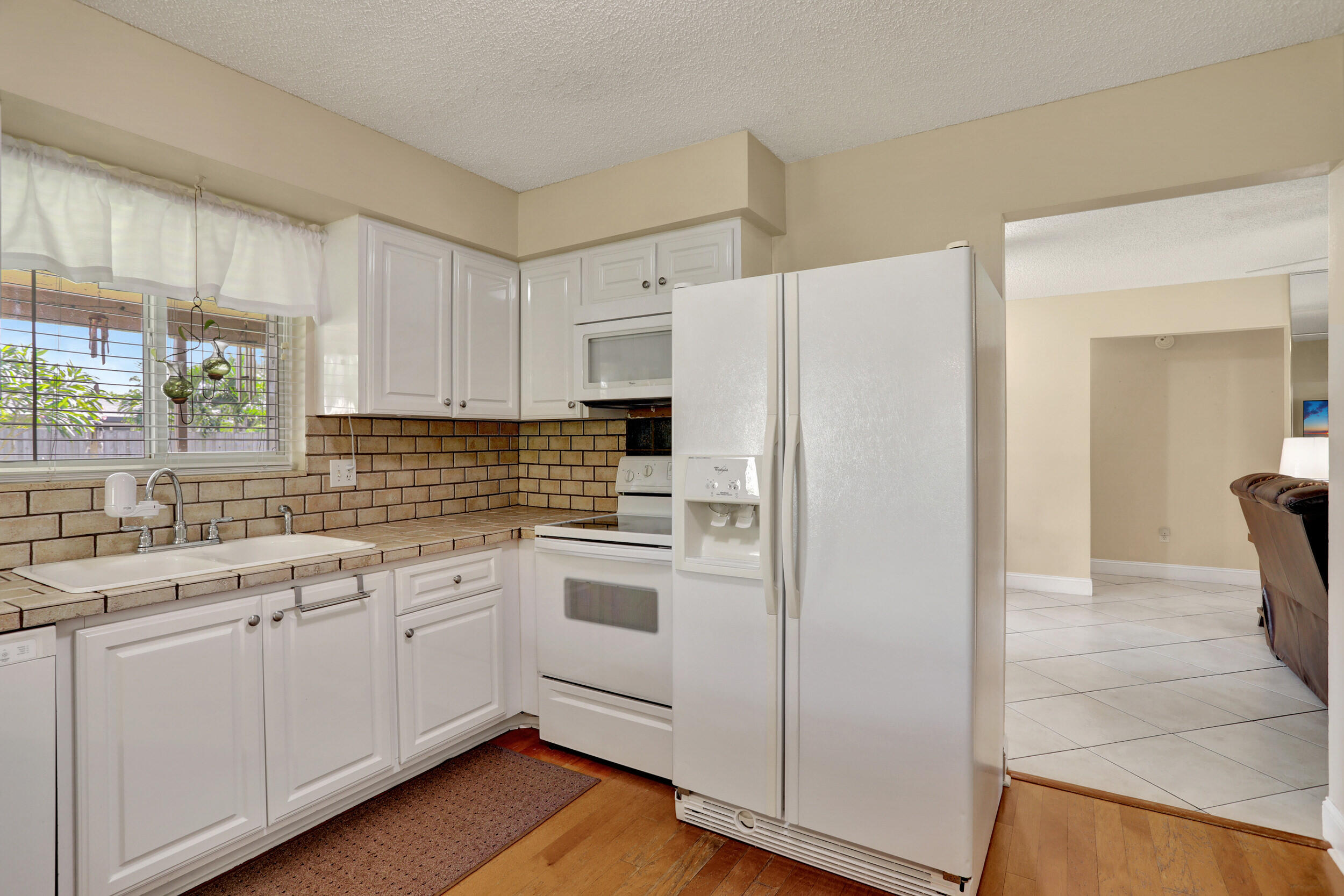 11202 Landsman Street Boca Raton, FL 33428 - Photo 8 of 40 Kitchen