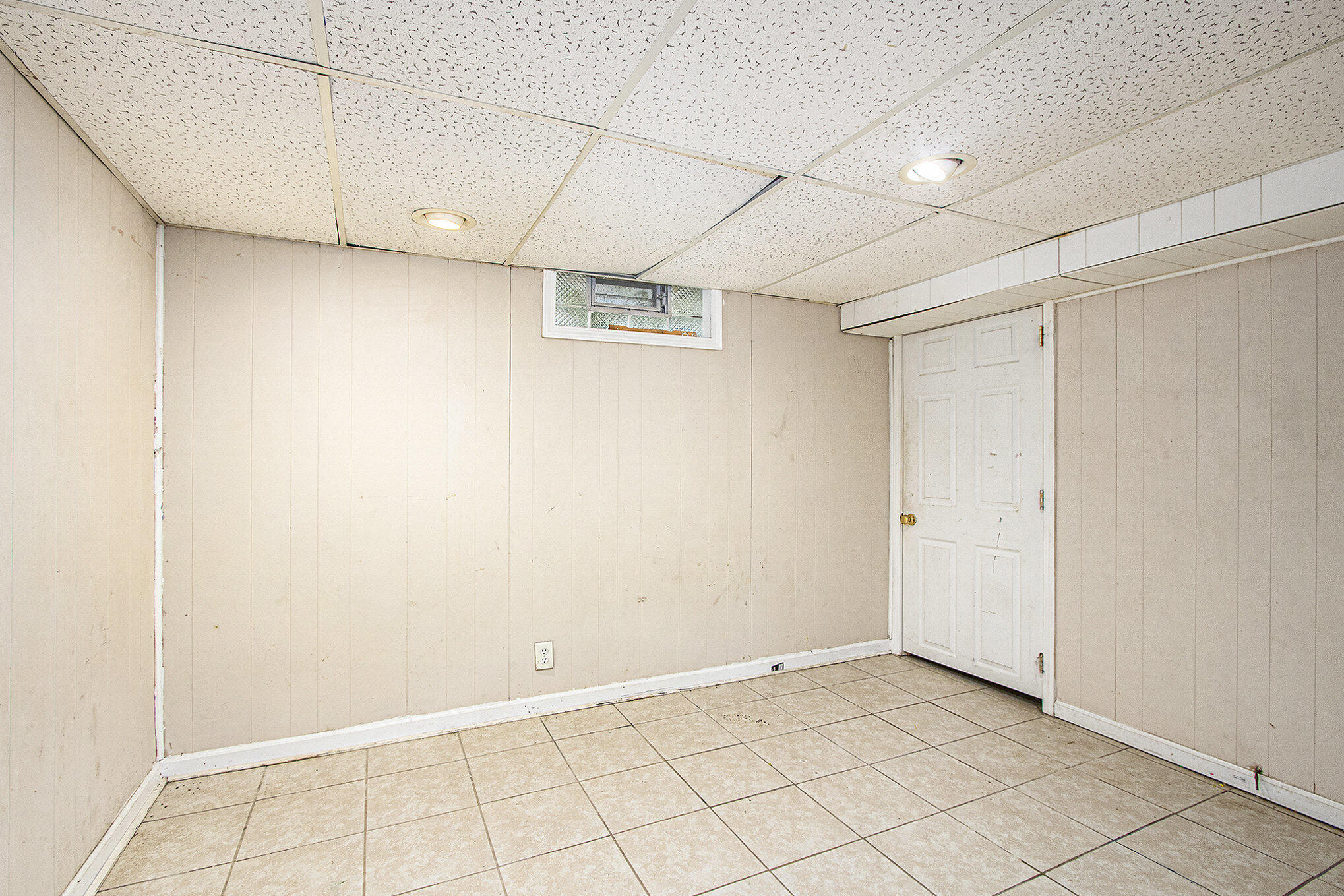 1350 Morton Street Gary, IN 46404 - Photo 14 of 17 a view of an empty room