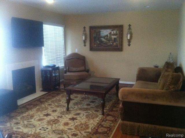 FamilyRoom.JPG