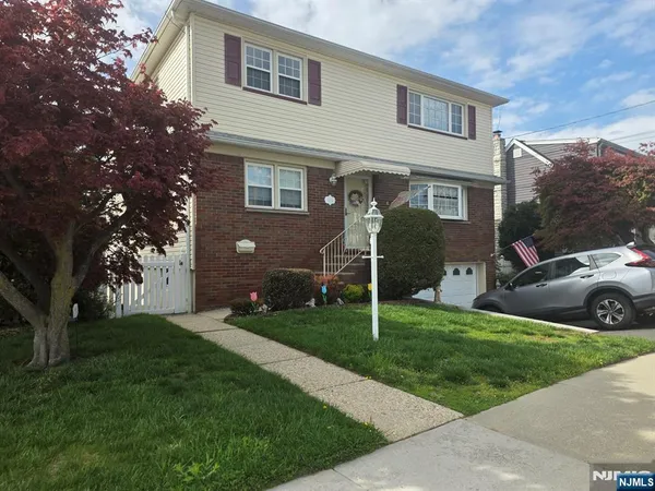 $2,500 | 633 10th Street, Unit 2, Lyndhurst, NJ 07071