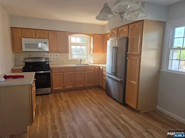 $2,500 | 633 10th Street, Unit 2, Lyndhurst, NJ 07071