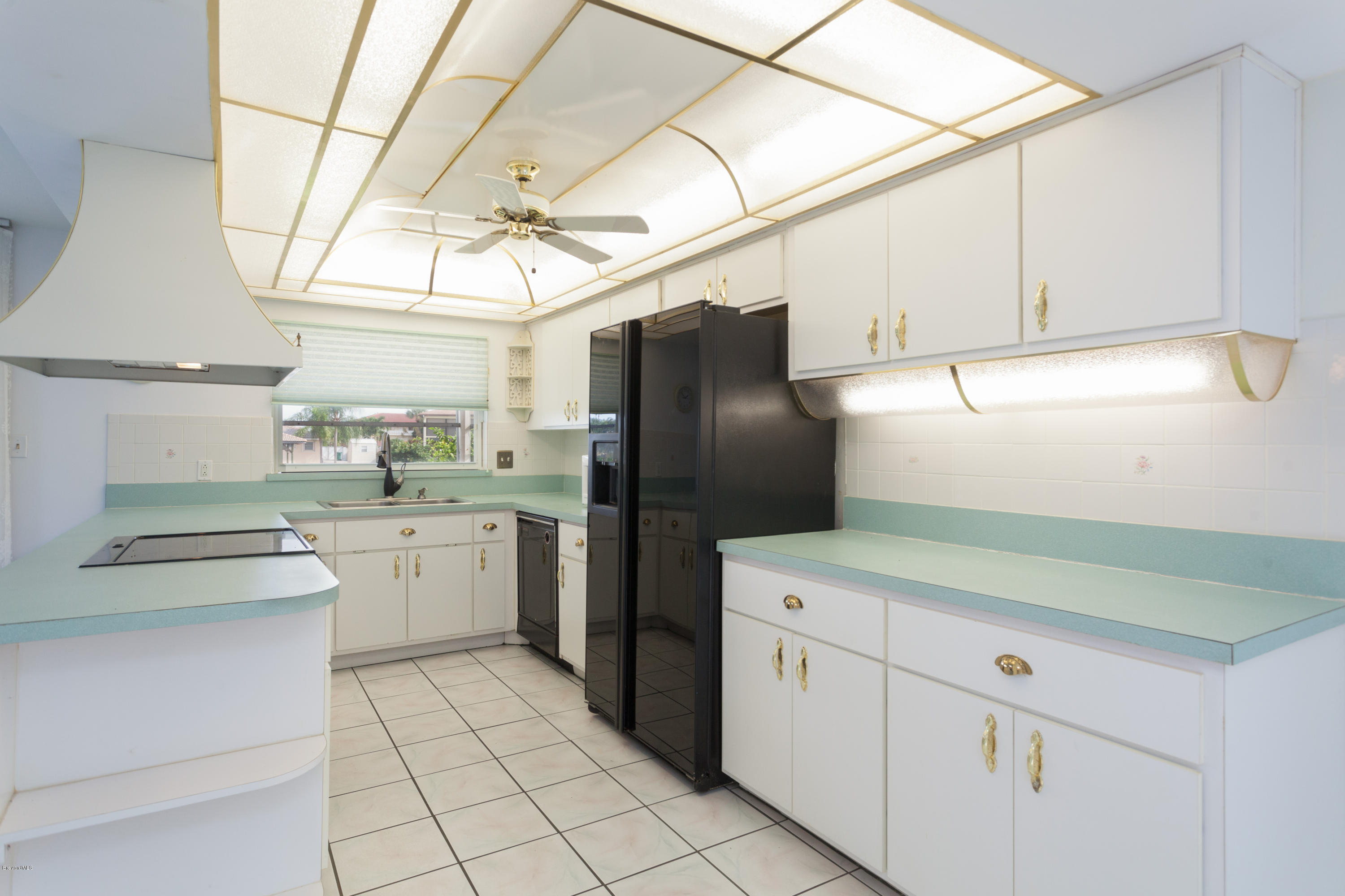 221 Bimini Road Cocoa Beach, FL 32931 - Photo 9 of 21 Kitchen