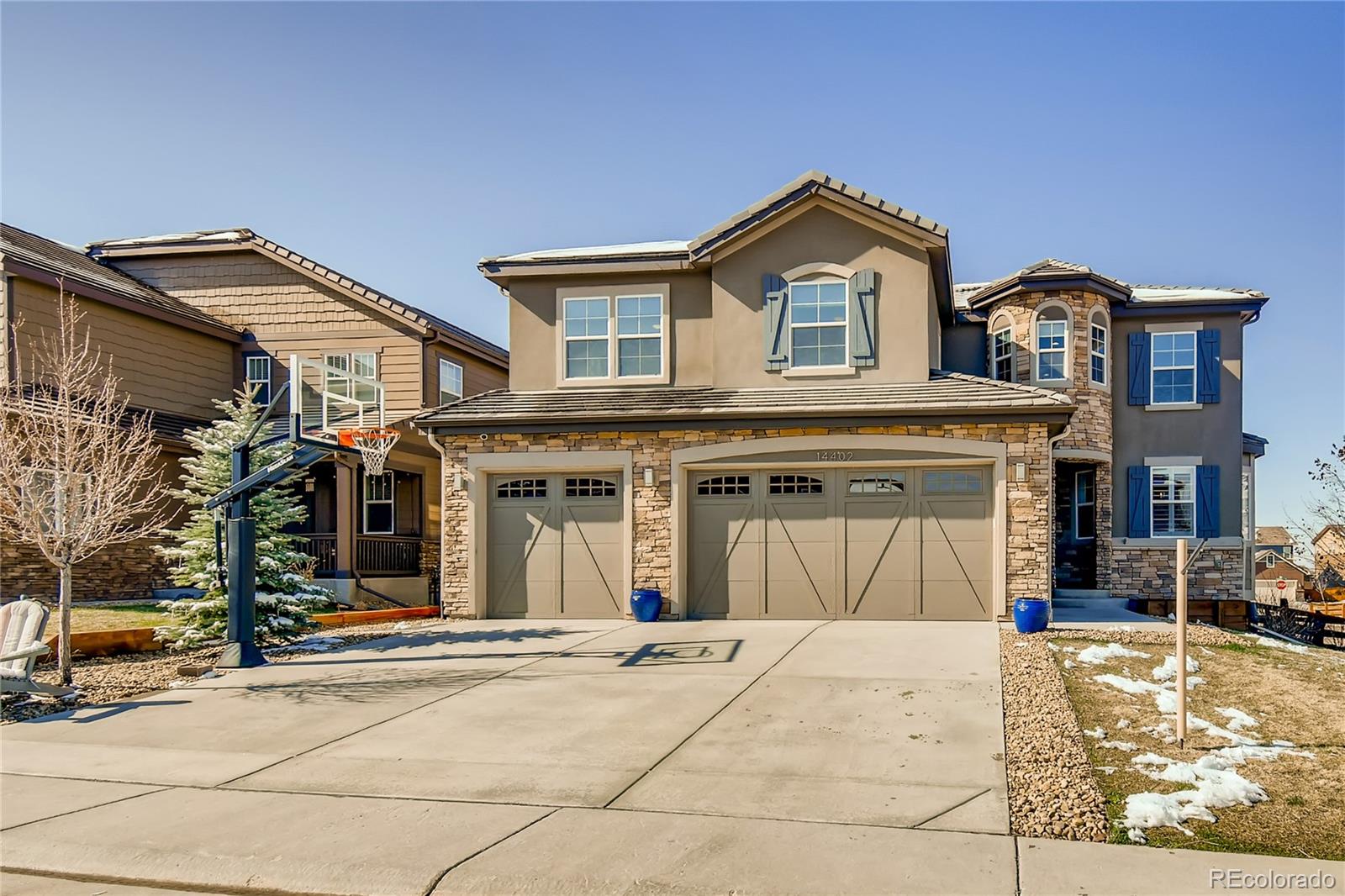 a view of a house with a outdoor space