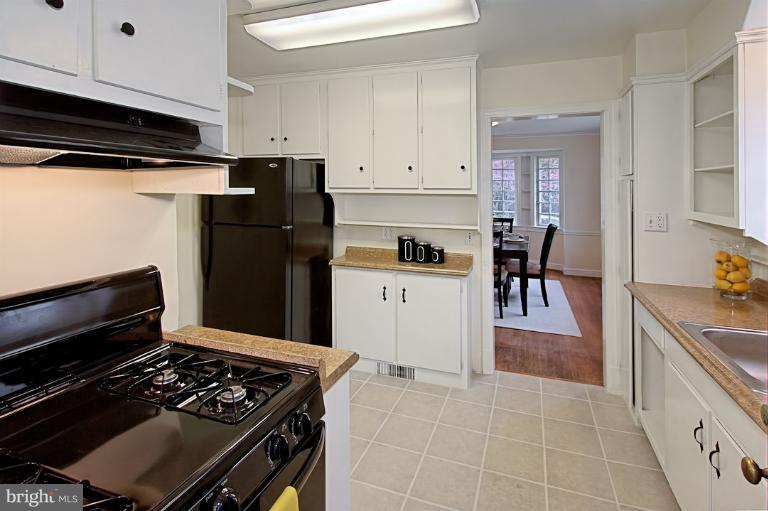 4477 Q Street Northwest Washington, DC 20007 - Photo 20 of 29 Kitchen