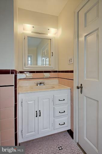4477 Q Street Northwest Washington, DC 20007 - Photo 28 of 29 Bath