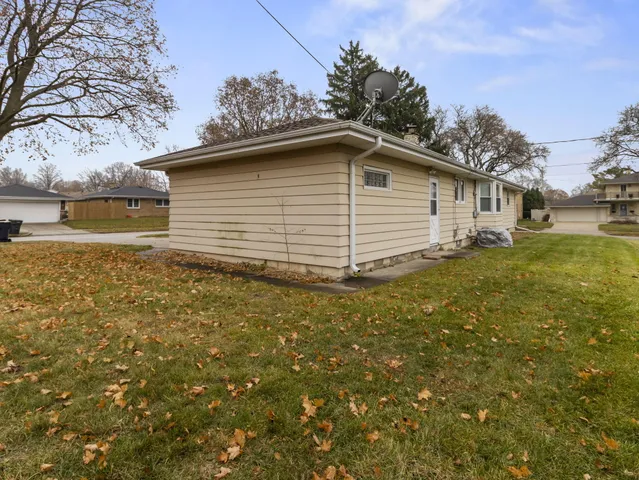 $319,000 | 3025 South 72nd Street, West Allis, WI 53219