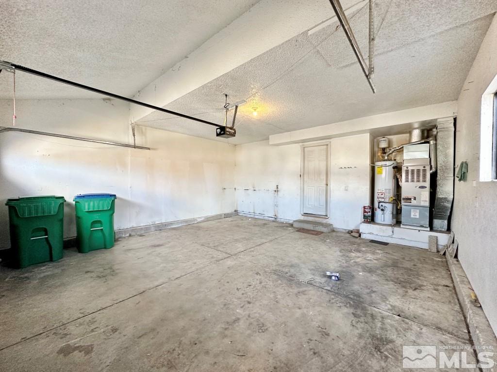 6761 Peppermint Court Reno, NV 89506 - Photo 25 of 30 a view of a room with gym equipment