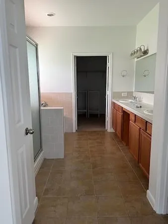 $2,800 | 537 North Park Street, Harper, TX 78631