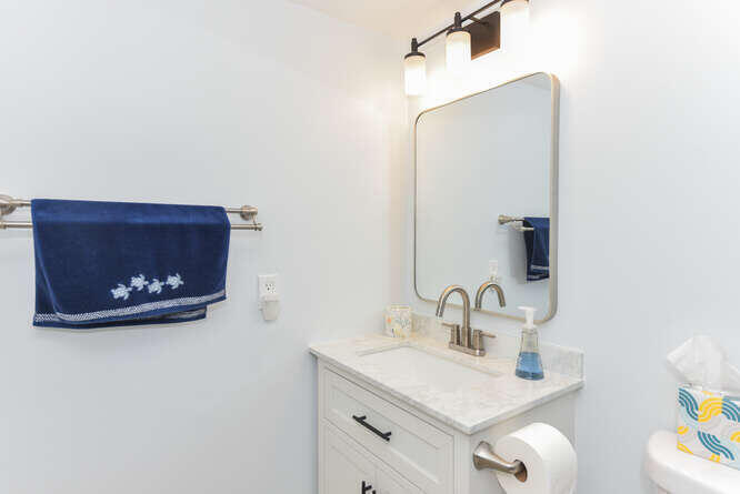 1605 Highway 1, Unit E103 Jupiter, FL 33477 - Photo 20 of 40 1605 US1 Apt E103 Jupiter FL-small-023-0