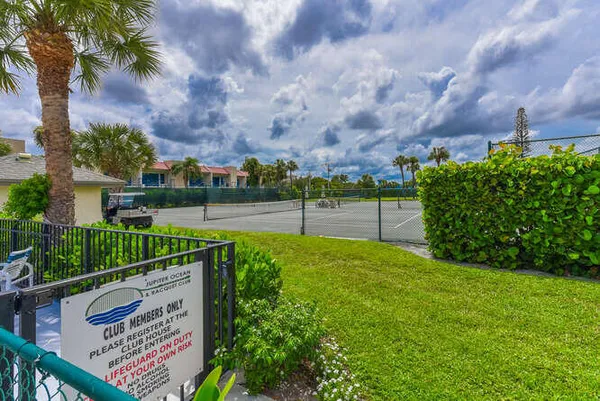 $1,975 | 1605 Highway 1, Unit E103, Jupiter, FL 33477