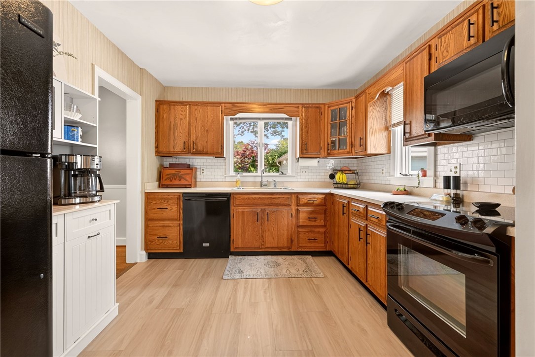 330 Colebourne Road Rochester, NY 14609 - Photo 10 of 37