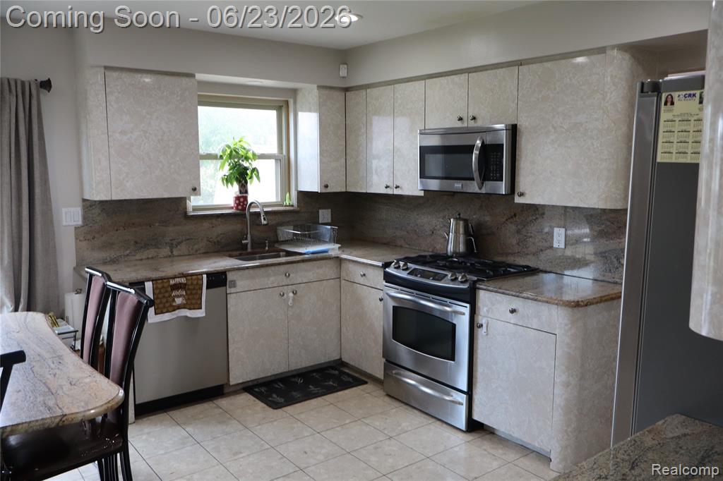 39552 Forbes Drive Sterling Heights, MI 48310 - Photo 26 of 45