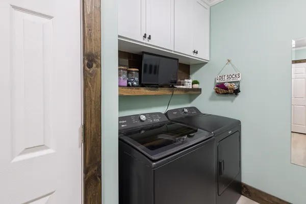 $279,900 | 94 County J, Benton, WI 53803