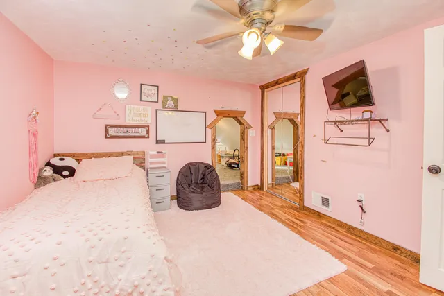 $289,900 | 94 County J, Benton, WI 53803