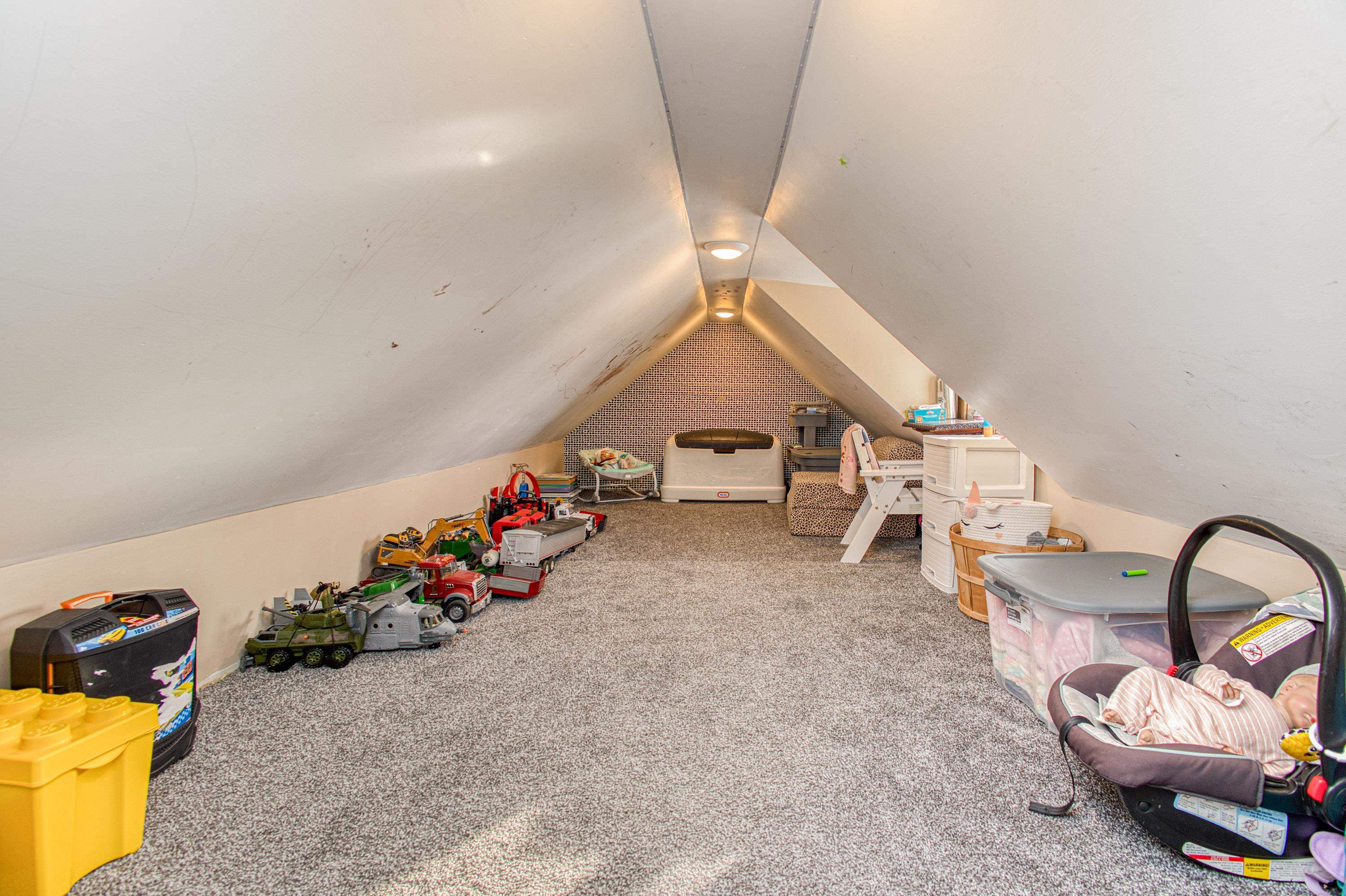 94 County J Benton, WI 53803 - Photo 17 of 33