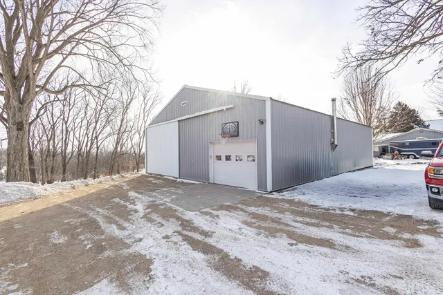 $289,900 | 94 County J, Benton, WI 53803