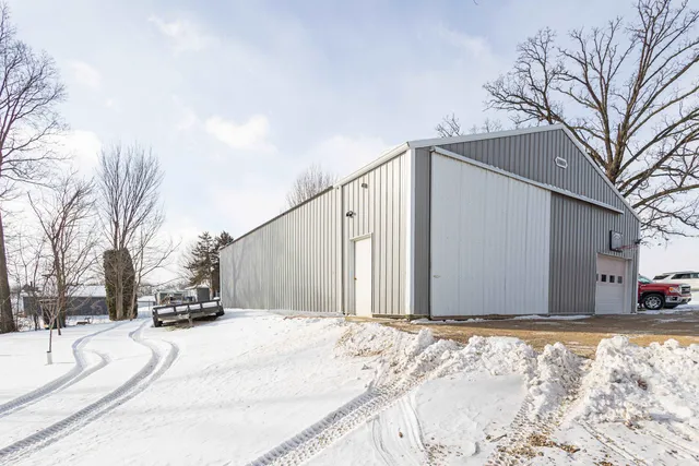 $289,900 | 94 County J, Benton, WI 53803