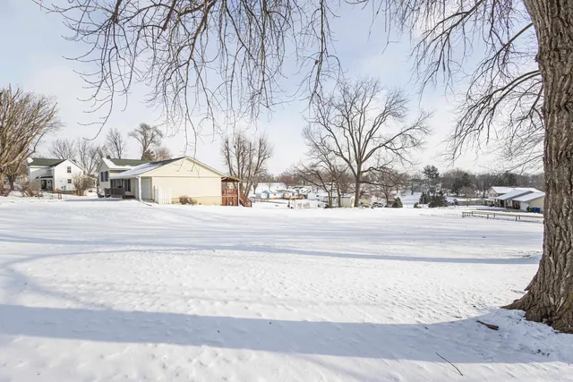 $289,900 | 94 County J, Benton, WI 53803