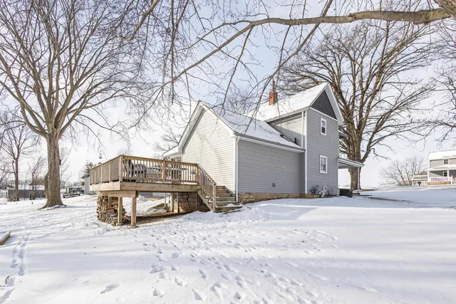 $289,900 | 94 County J, Benton, WI 53803