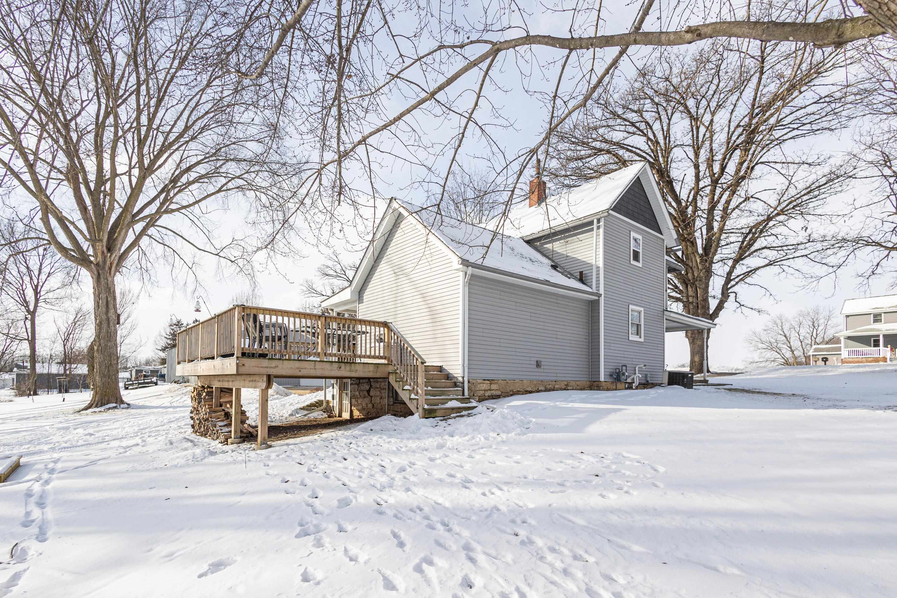 94 County J Benton, WI 53803 - Photo 29 of 33