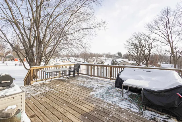 $289,900 | 94 County J, Benton, WI 53803