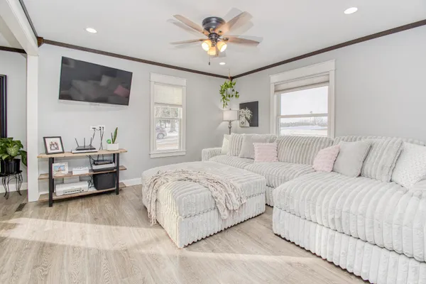 $279,900 | 94 County J, Benton, WI 53803