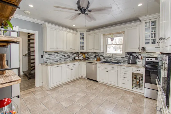 $279,900 | 94 County J, Benton, WI 53803