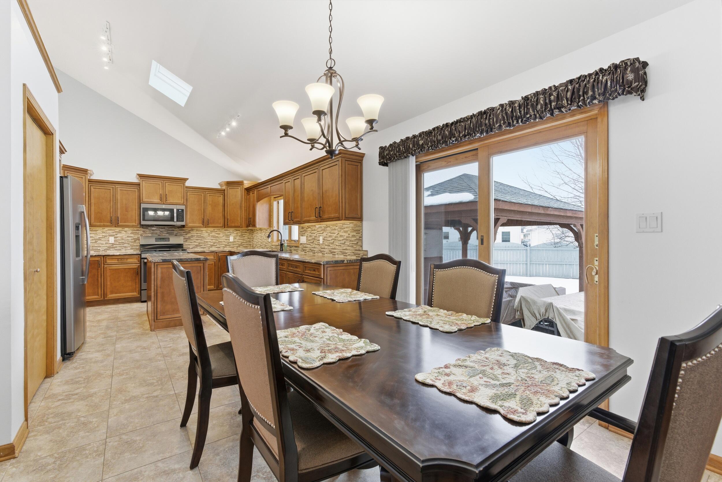 713 Robin Court Griffith, IN 46319 - Photo 5 of 34 2500x1669