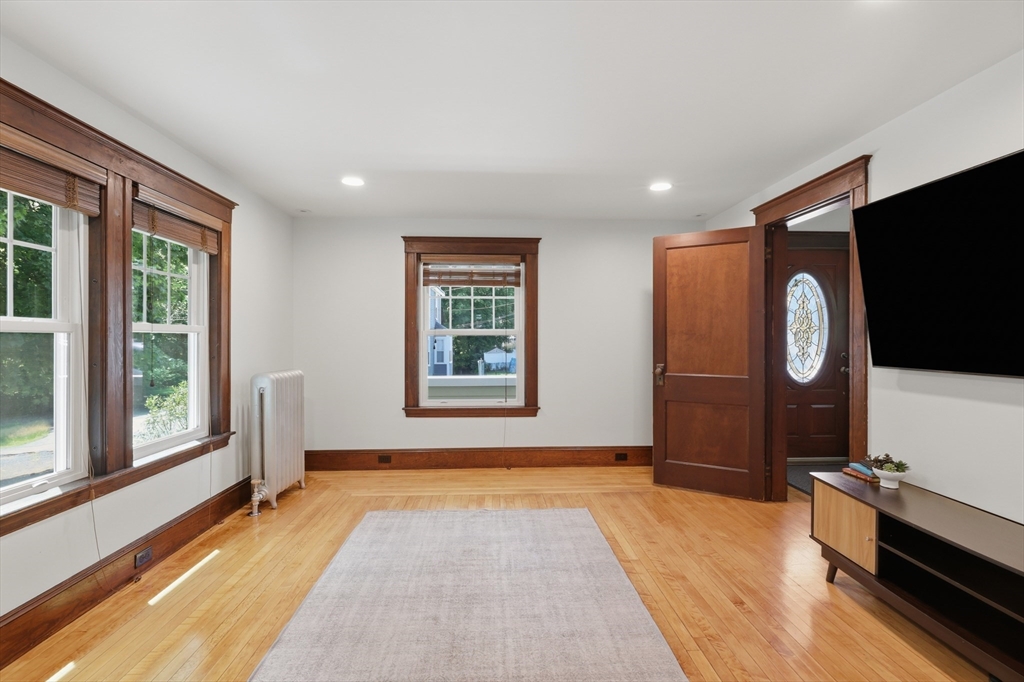 6 Findlay Street Wakefield, MA 01880 - Photo 6 of 40