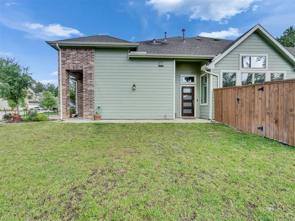 $308,000 | 212 North Spotted Fern Drive, Montgomery, TX 77316