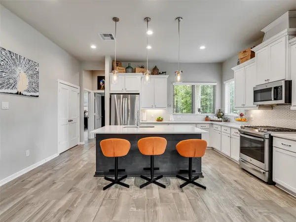 $308,000 | 212 North Spotted Fern Drive, Montgomery, TX 77316