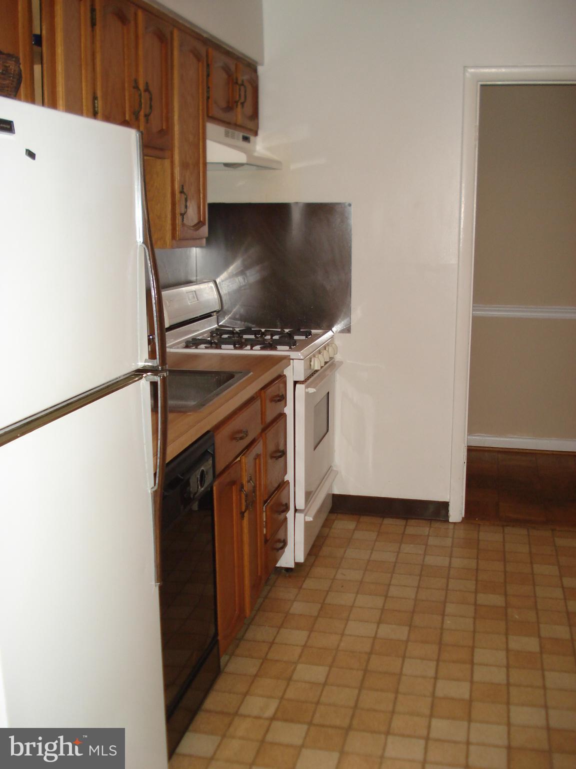 14 Cross Keys Road, Unit 14C Baltimore, MD 21210 - Photo 13 of 23 Kitchen