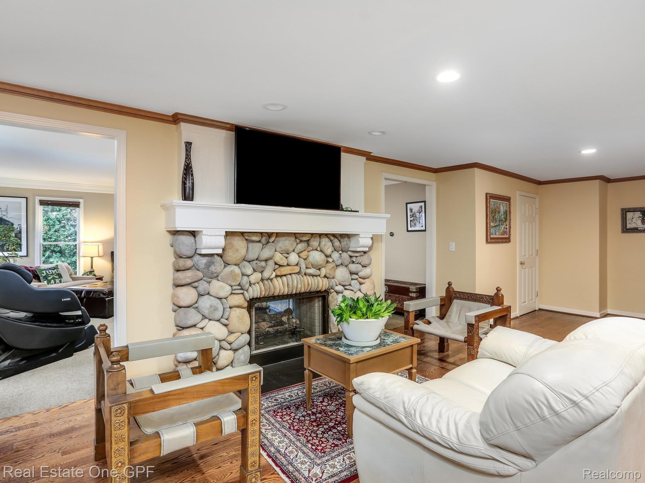 371 Lincoln Road Grosse Pointe, MI 48230 - Photo 16 of 55 371 Lincoln Rd Grosse Pointe-029-021-371 Lincoln0029-MLS_Size.jpg