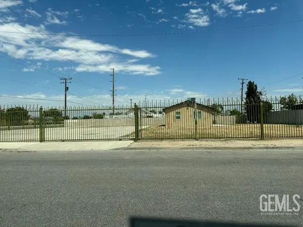 $325,000 | Undisclosed Address, Bakersfield, CA 93307