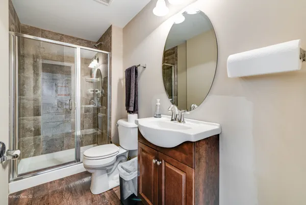 a picture of a white and white photo