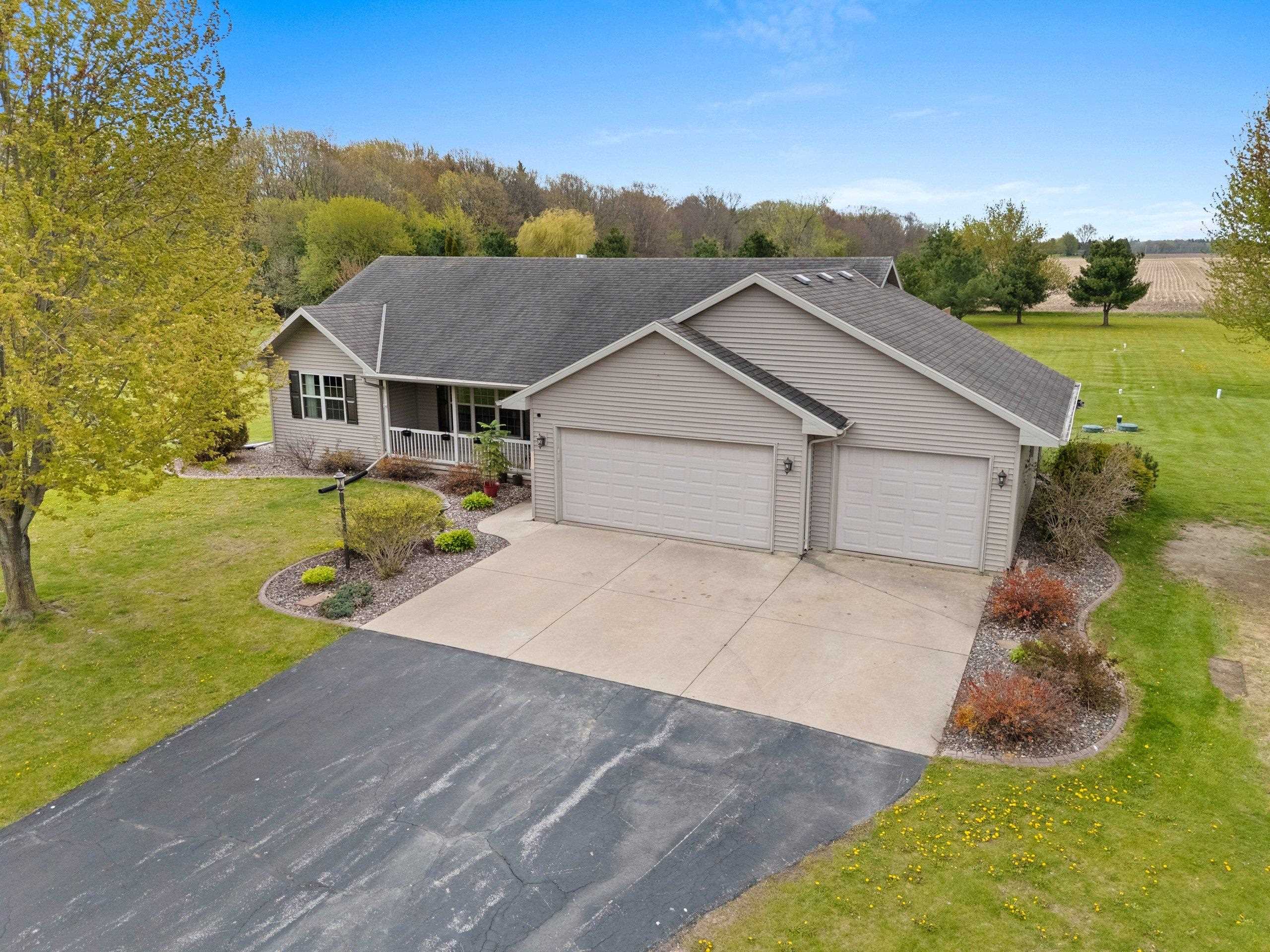 334 Falcon Circle Pulaski, WI 54162 - Photo 38 of 51