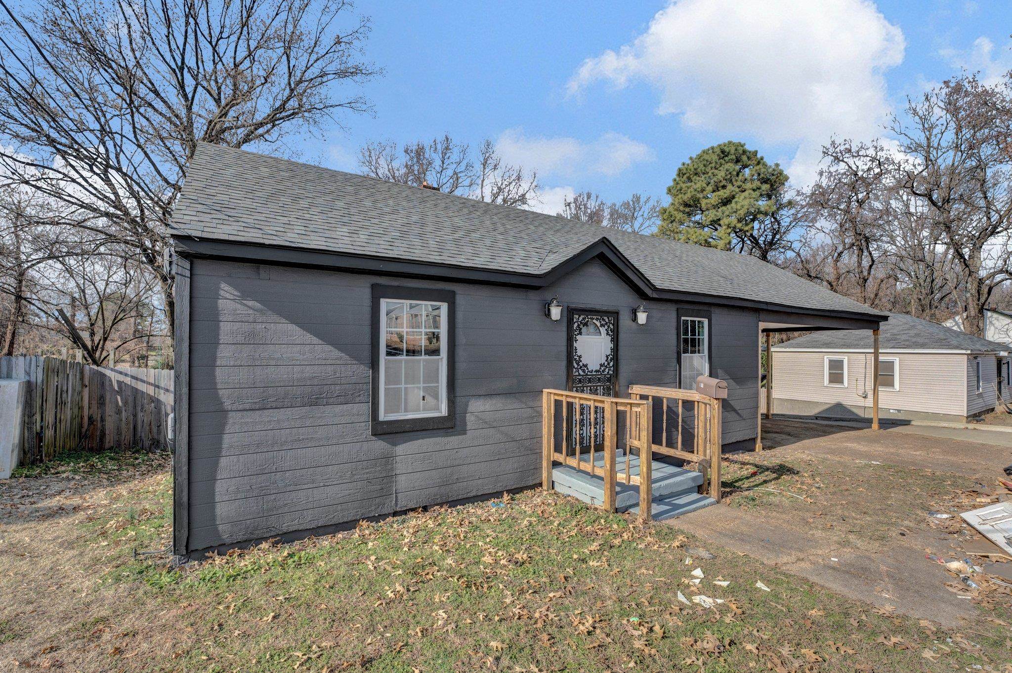 2161 Charjean Road Memphis, TN 38114 - Photo 1 of 18 View of front facade