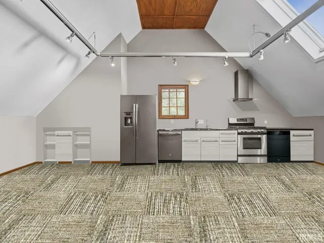 $1,250,000 | 1611 Pheasant Run, Huntertown, IN 46748