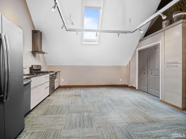 $1,250,000 | 1611 Pheasant Run, Huntertown, IN 46748