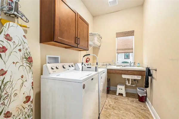 $3,450 | 13921 Swallow Hill Drive, Lithia, FL 33547