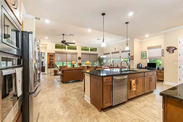 $3,450 | 13921 Swallow Hill Drive, Lithia, FL 33547