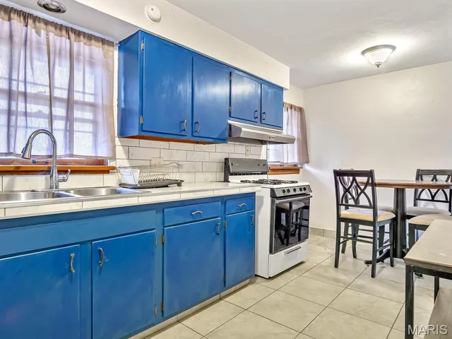 $125,000 | 915 South Mill Street, New Athens, IL 62264