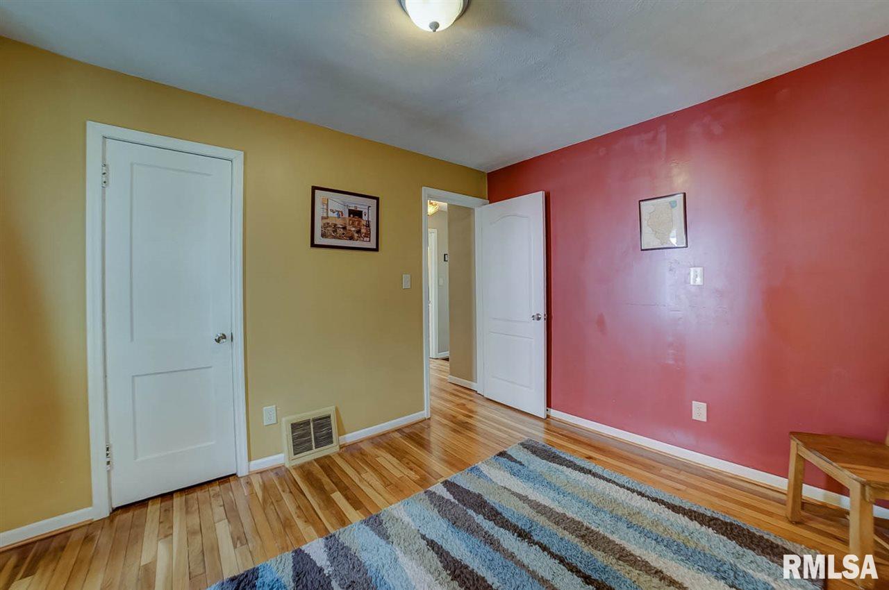 2020 North 20th Street Springfield, IL 62702 - Photo 5 of 36