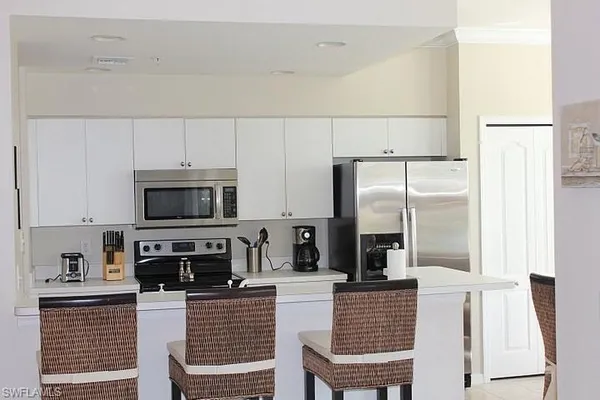 $2,995 | 8680 Cedar Hammock Circle, Unit 116, Naples, FL 34112