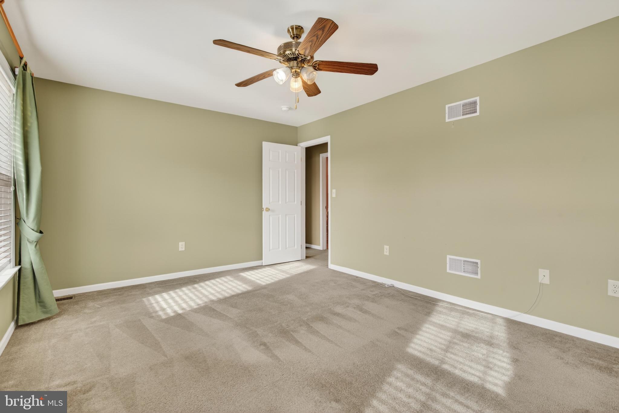 4375 Roth Farm Village Circle Mechanicsburg, PA 17050 - Photo 32 of 54