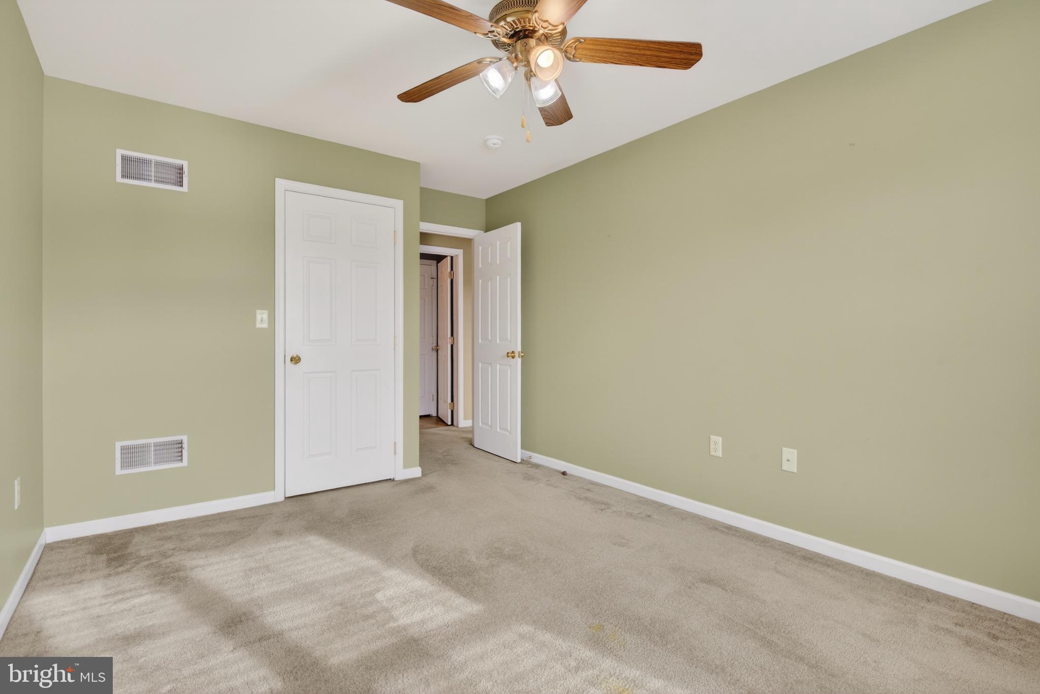 4375 Roth Farm Village Circle Mechanicsburg, PA 17050 - Photo 34 of 54