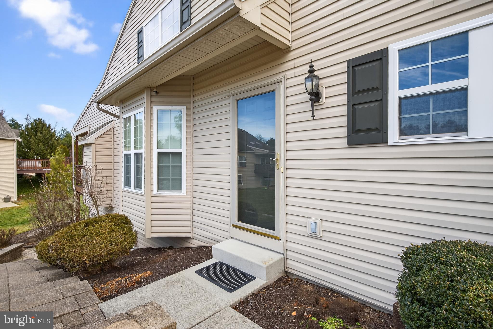 4375 Roth Farm Village Circle Mechanicsburg, PA 17050 - Photo 5 of 54